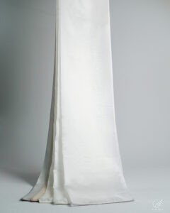 Ipek Light Smooth Silky Sheer
