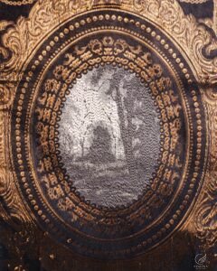 Annata Ornamental Metallic Brocade Curtain - Image 5