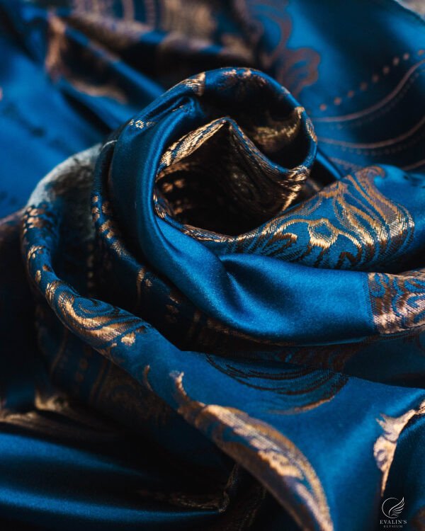 Annata Ornamental Metallic Brocade Curtain - Image 4