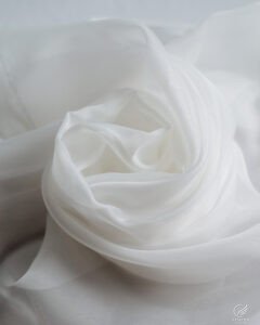 Ipek Vual Pearl Sheen Soft Sheer - Image 5