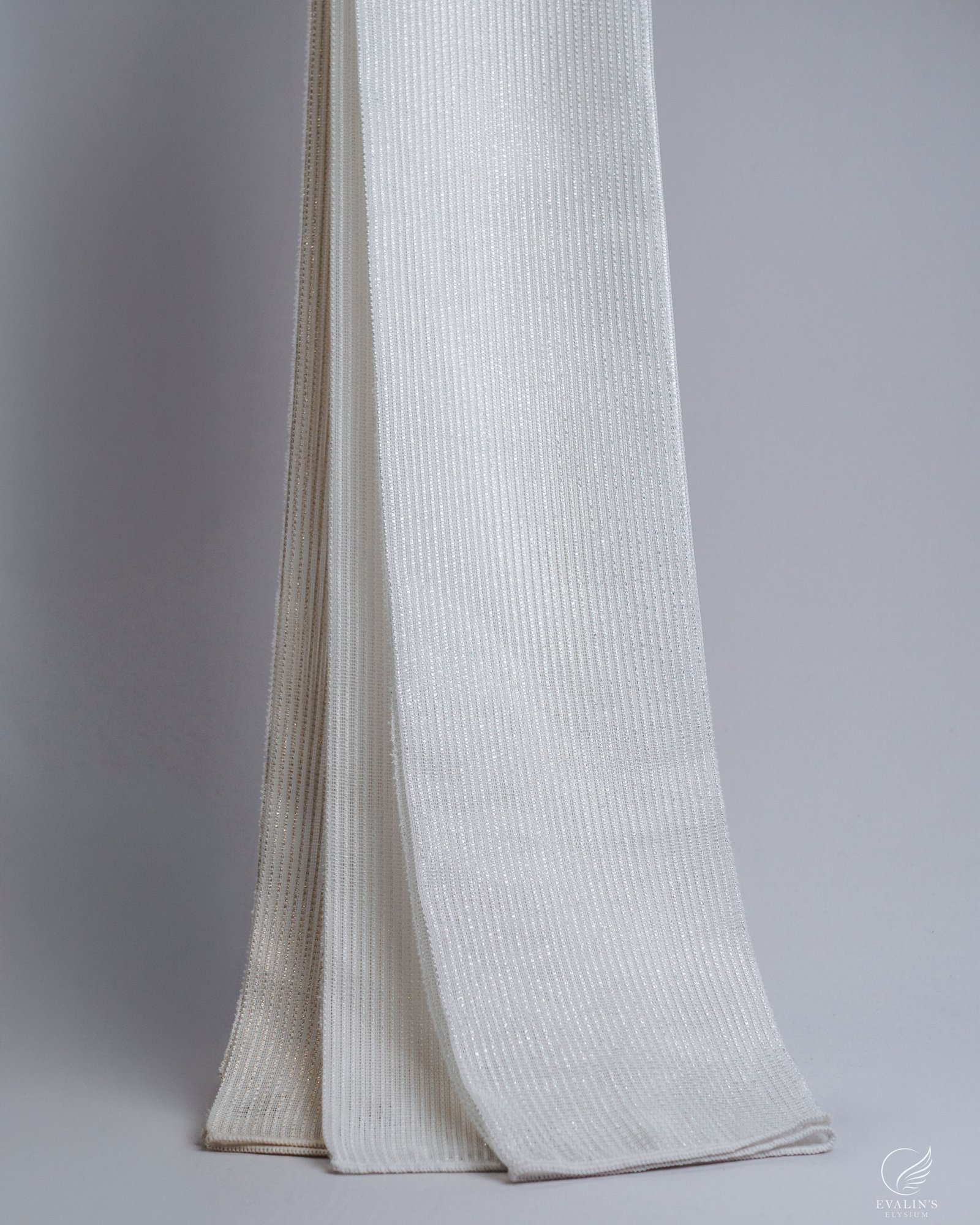 Metz Luxe Threadline Textured Sheer